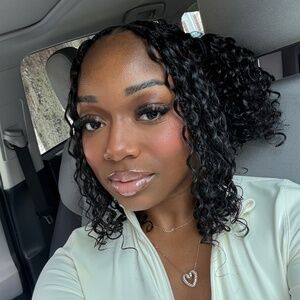 Meet your Posher, Glenna